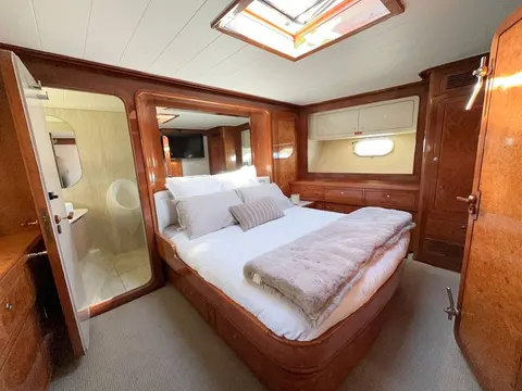 Bote Charters yacht stateroom, photo 1 of 59