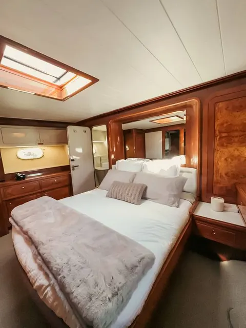 Bote Charters yacht stateroom, photo 11 of 59