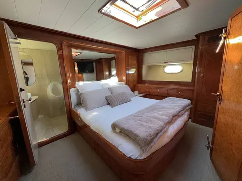 Bote Charters yacht stateroom, photo 3 of 59
