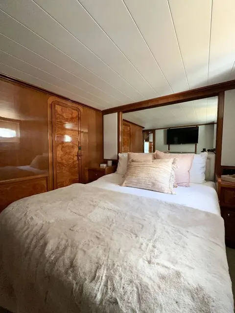 Bote Charters yacht guest cabin, photo 30 of 59