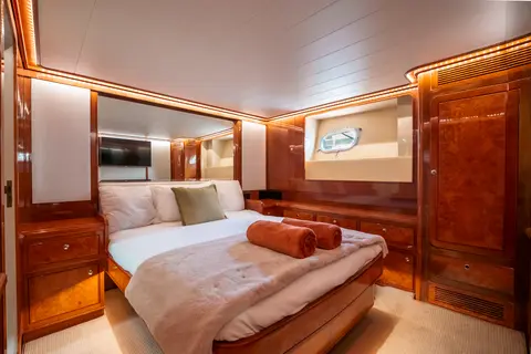 The master suite on board Bote Charters
